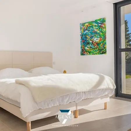 Vanina Villa *